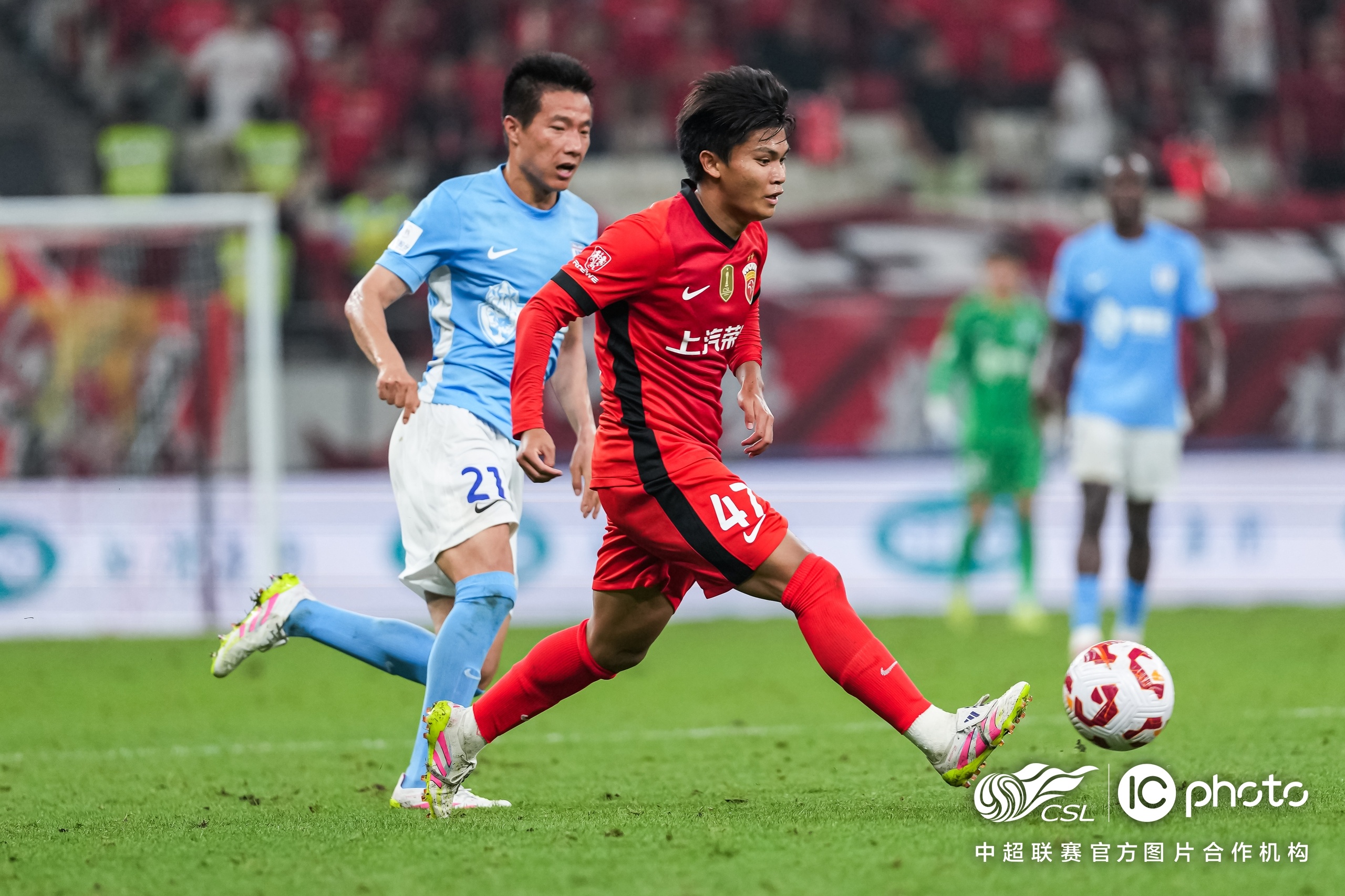 包含武汉三镇训练开放日；转会期篮板制胜引欢呼；意大利杯在即；球探报告显示潜力的词条-开云app